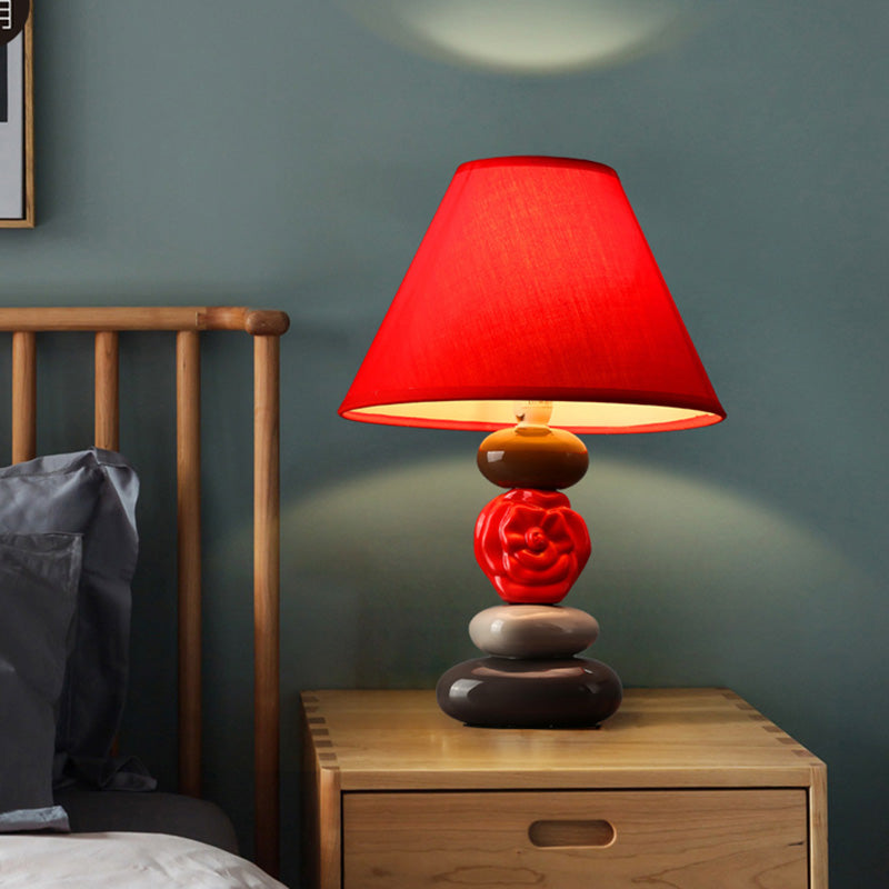 Lampe de table élégante à abat-jour tissu conique