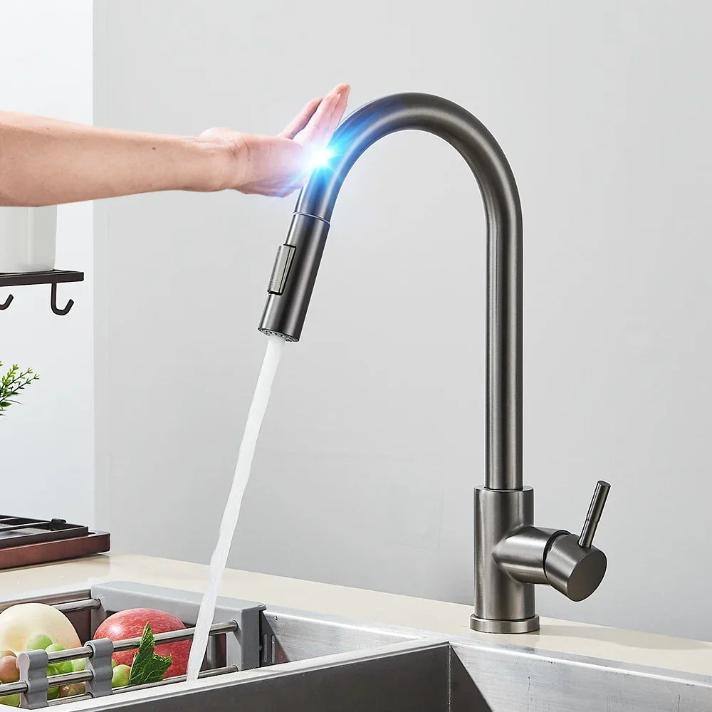 Mitigeur de cuisine tactile rétractable à capteur intégré